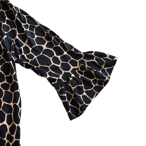 Michael Kors Flutter Sleeve Top Pullover Blouse Medium Black Khaki Giraffe-NWT - Picture 5 of 9